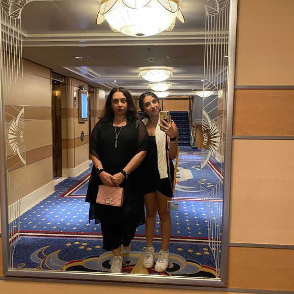 Meet your Posher, Tess - Picture 1 of 1